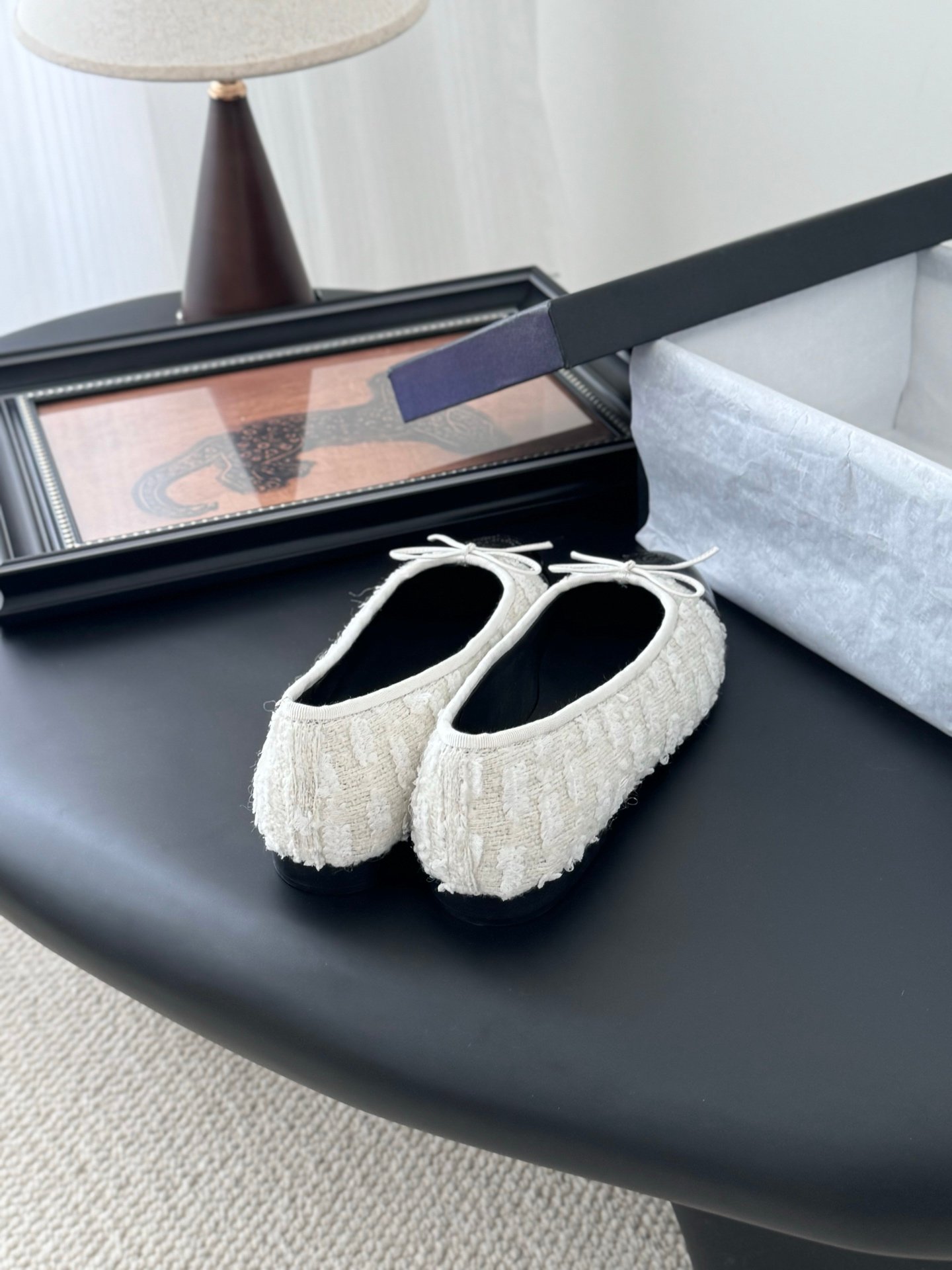 CHANEL Woman - Image 4