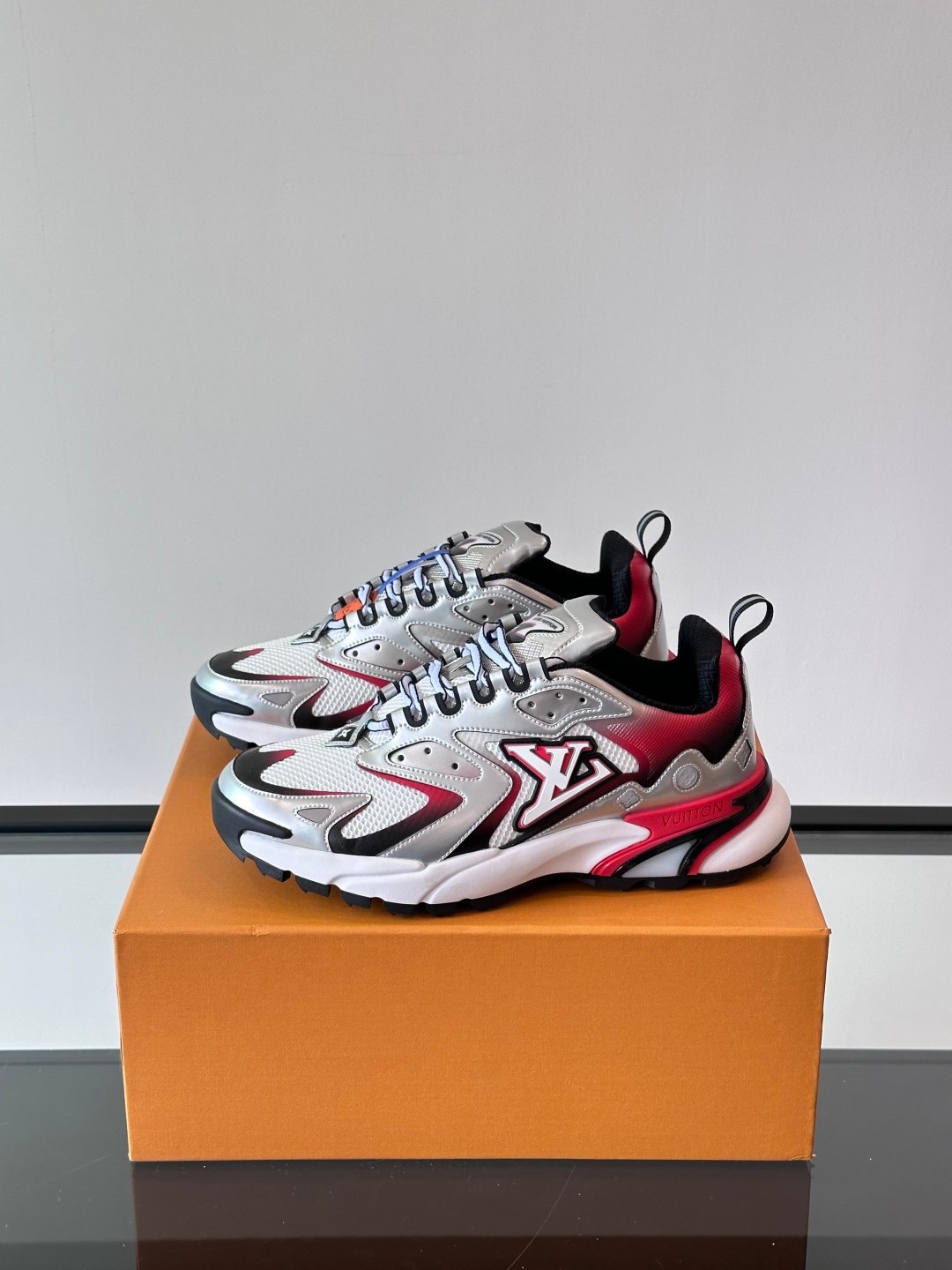 LV MAN - Image 4