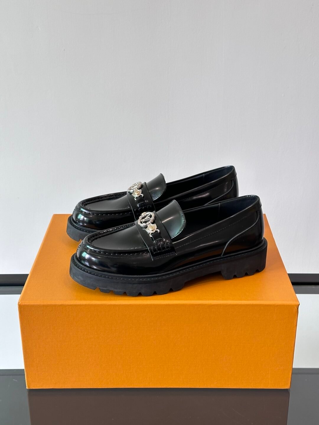 LV MAN - Image 4