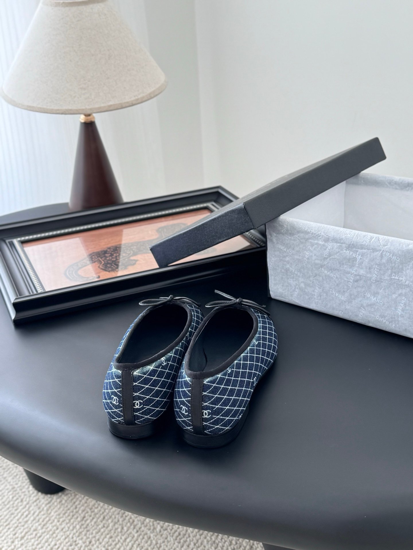 CHANEL Woman - Image 4