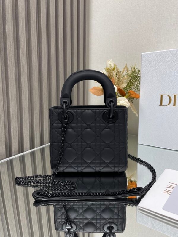 DIOR - Image 4