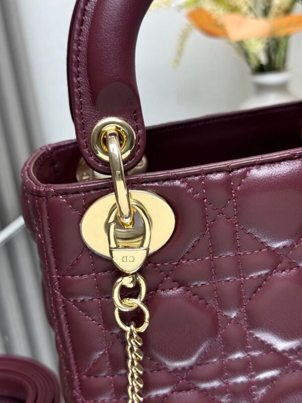 DIOR - Image 4