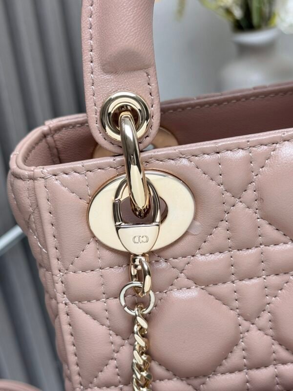 DIOR - Image 4