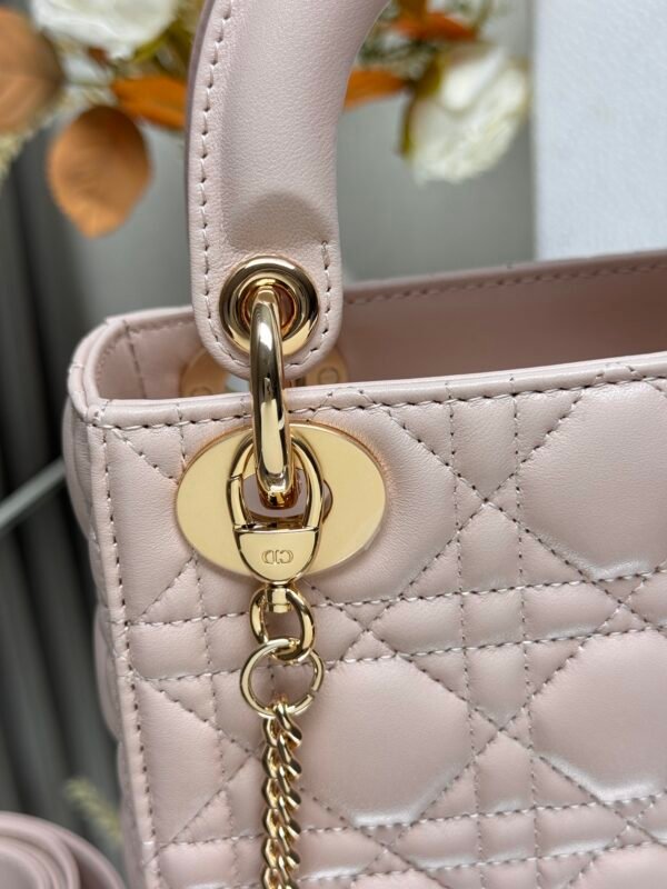DIOR - Image 4