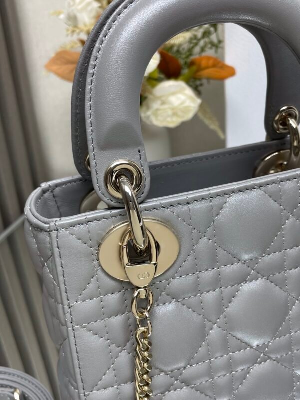 DIOR - Image 4
