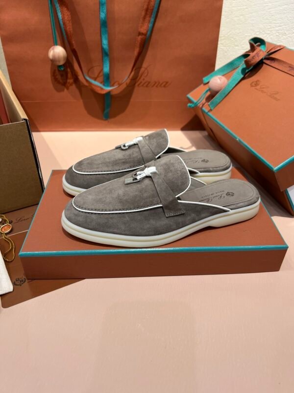 Loro Piana woman - Image 4