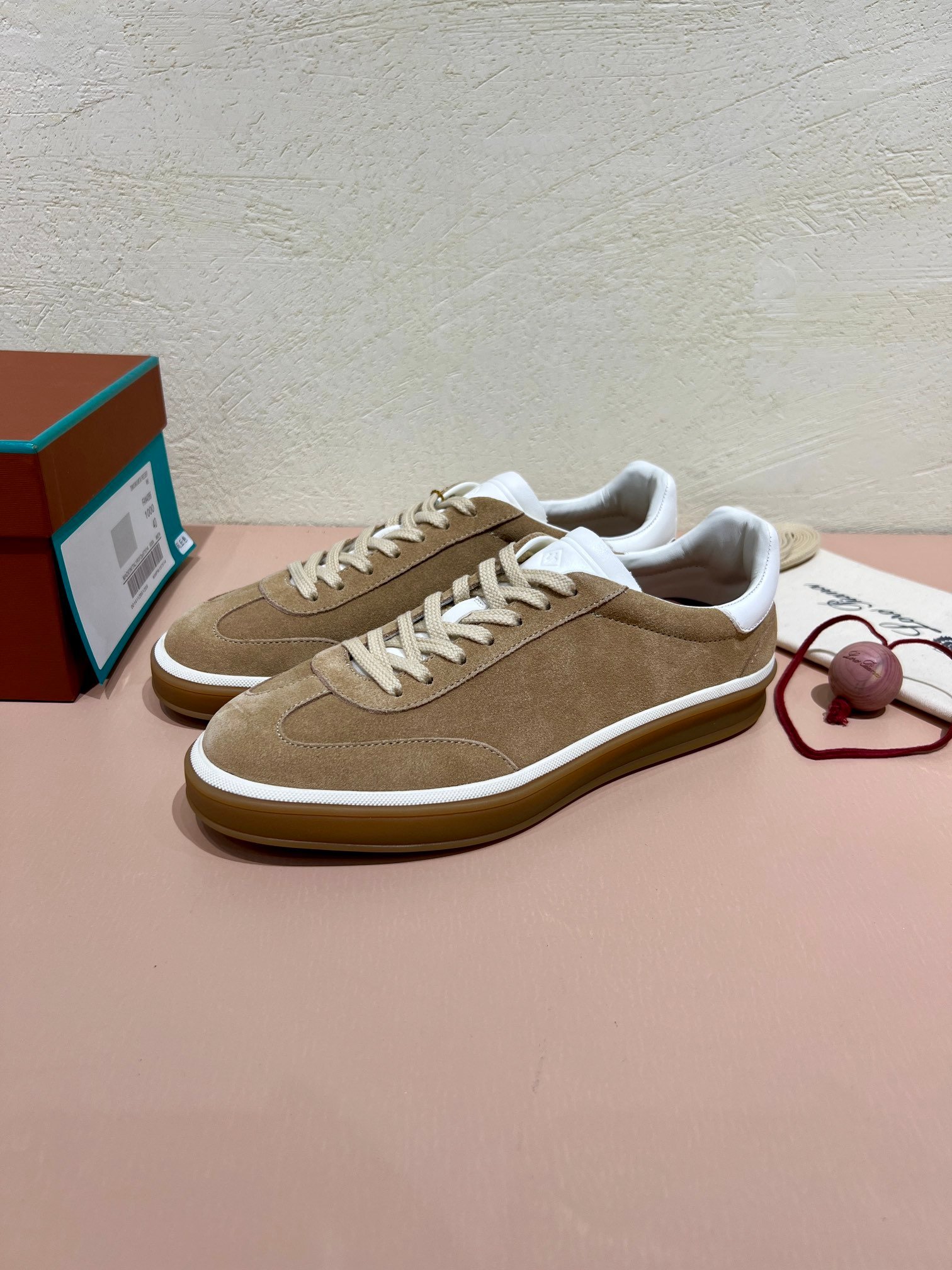 Loro Piana woman - Image 4