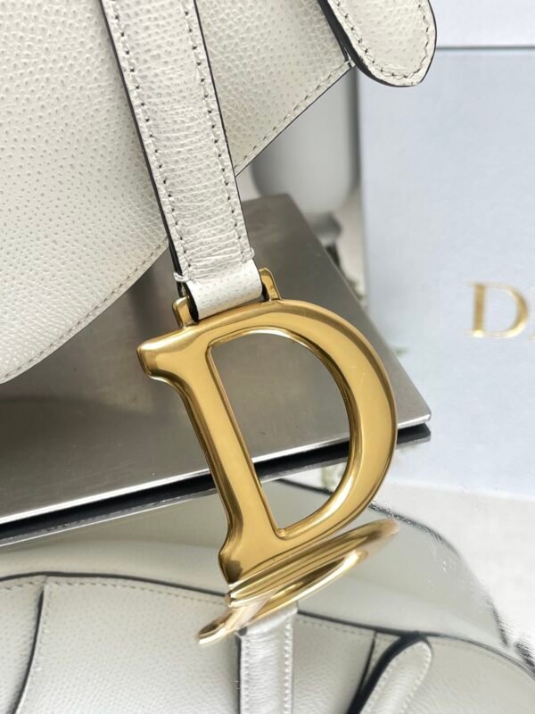 DIOR - Image 4