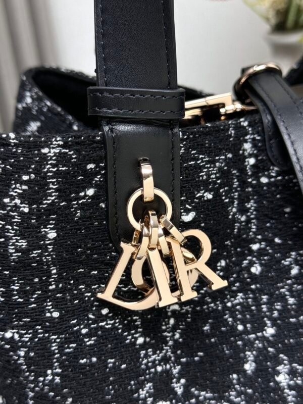 DIOR - Image 4