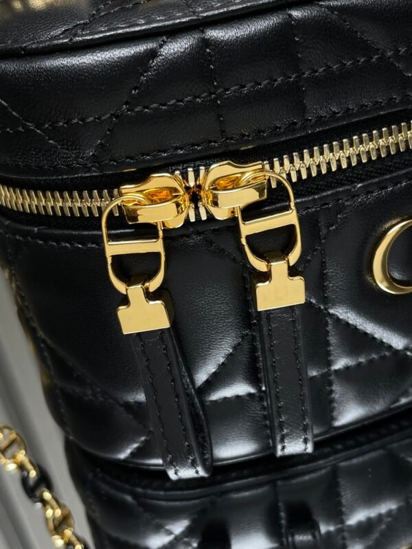 DIOR - Image 4