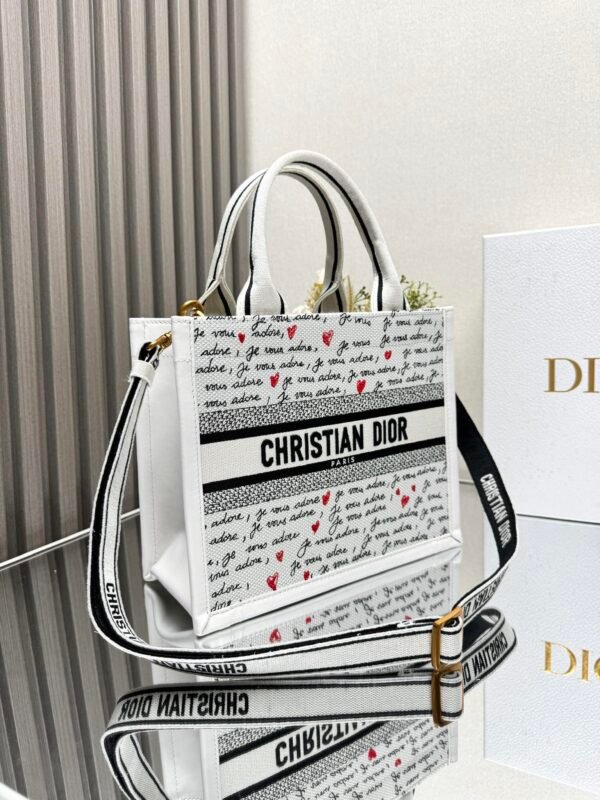 DIOR - Image 4