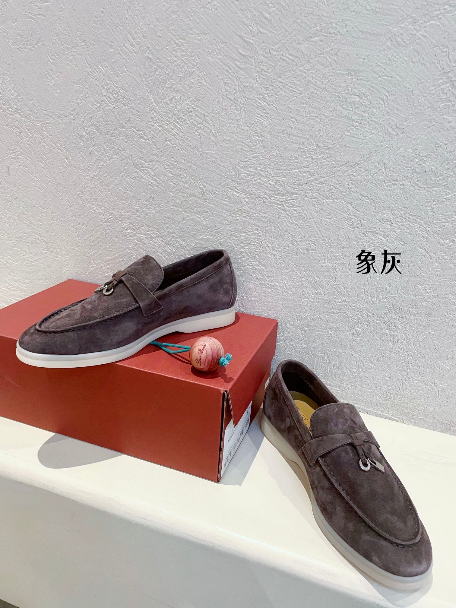 Loro Piana woman - Image 6