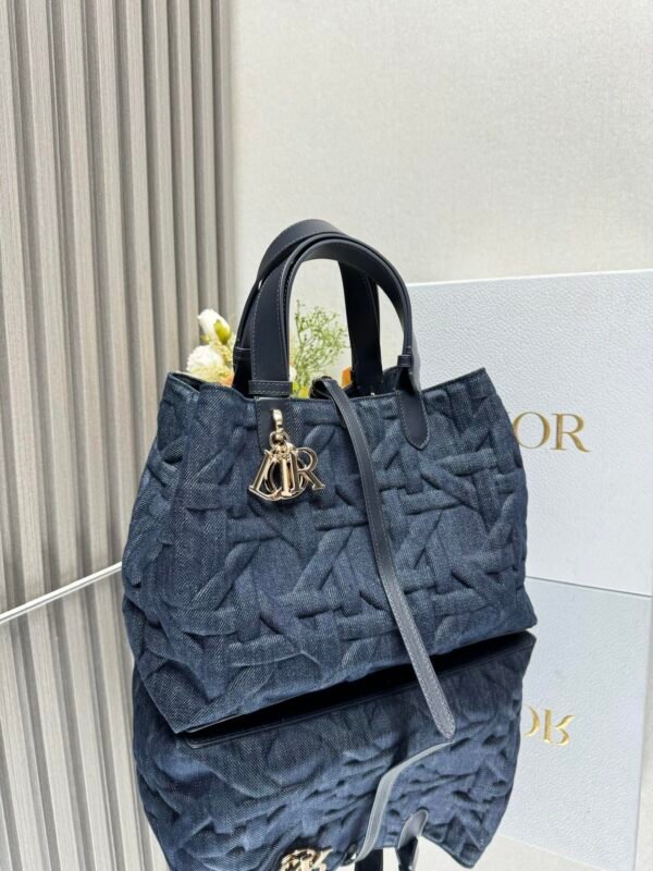 DIOR - Image 4