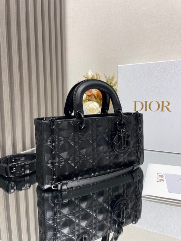 DIOR - Image 4