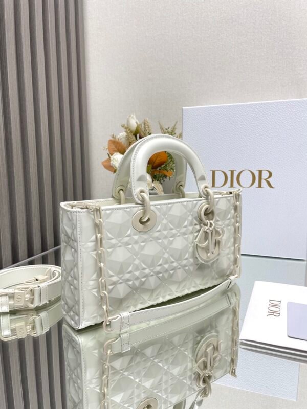 DIOR - Image 4