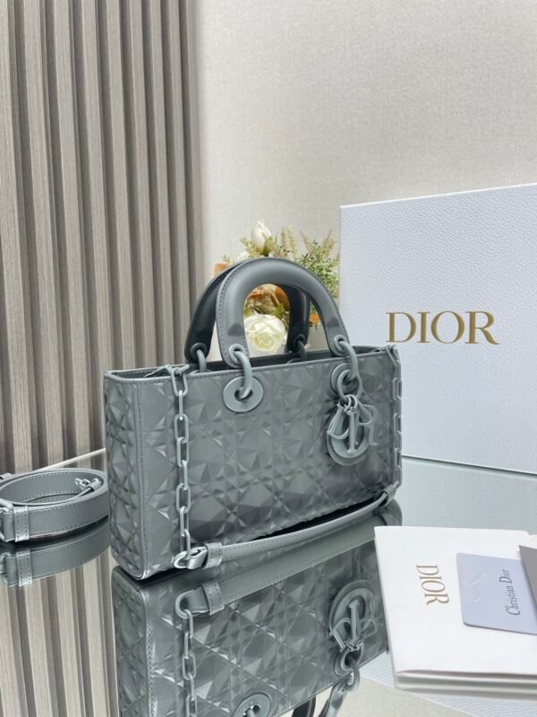 DIOR - Image 4