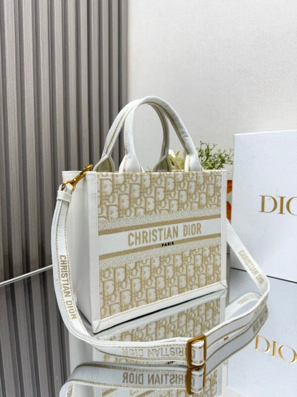 DIOR - Image 4