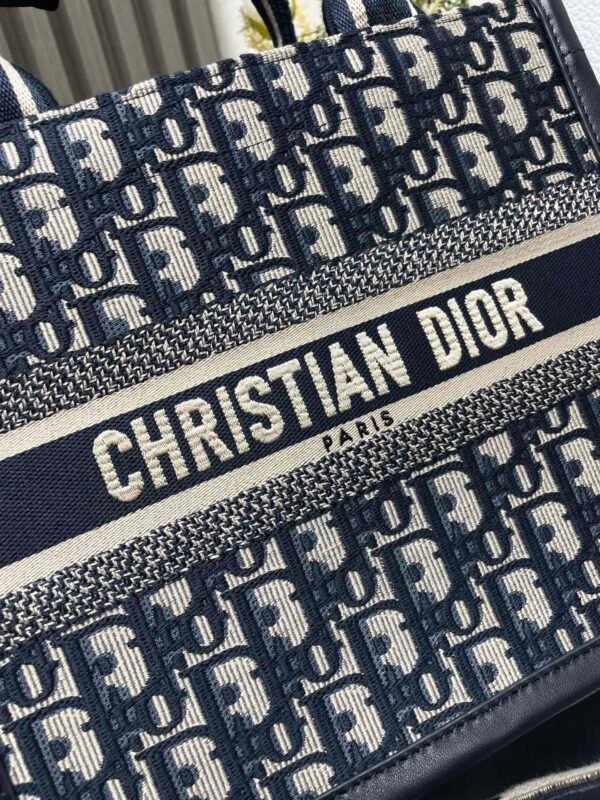 DIOR - Image 4