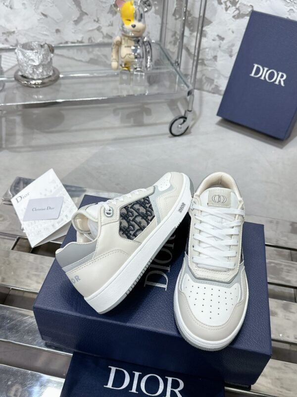 Dior women - Image 4