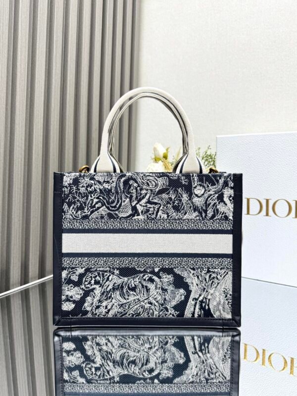 DIOR - Image 4