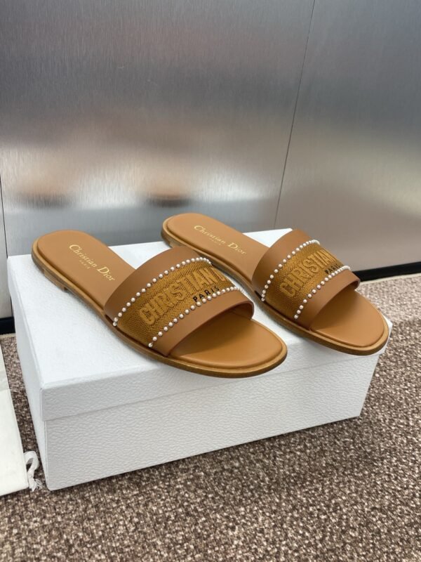 Dior women - Image 6
