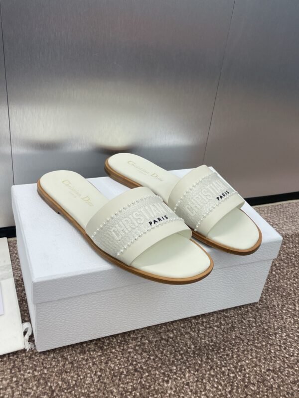 Dior women - Image 6