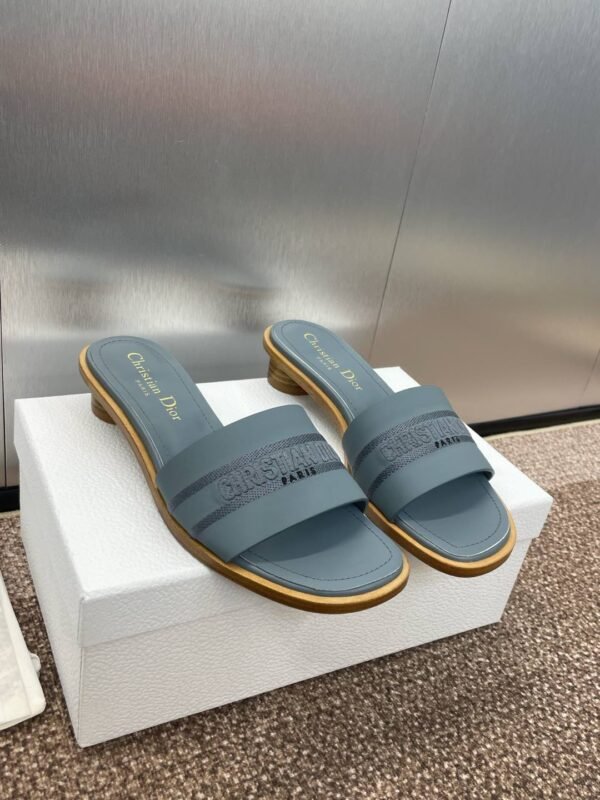 Dior women - Image 6