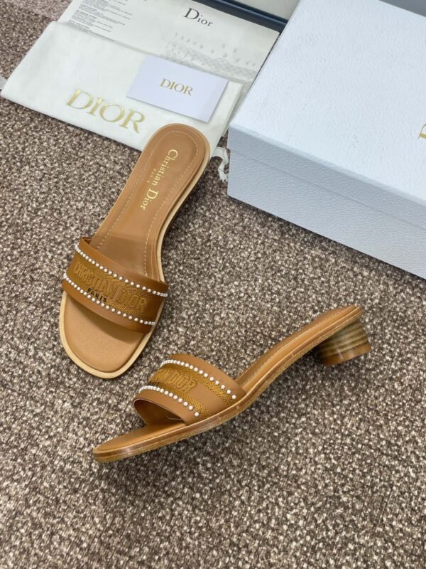 Dior women - Image 4