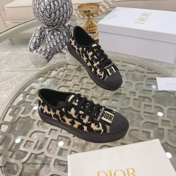 Dior women - Image 4