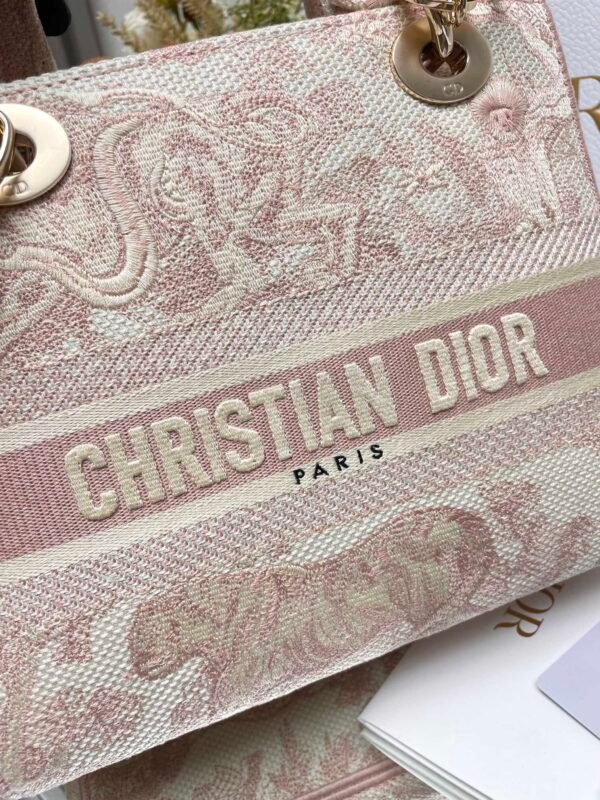 DIOR - Image 4
