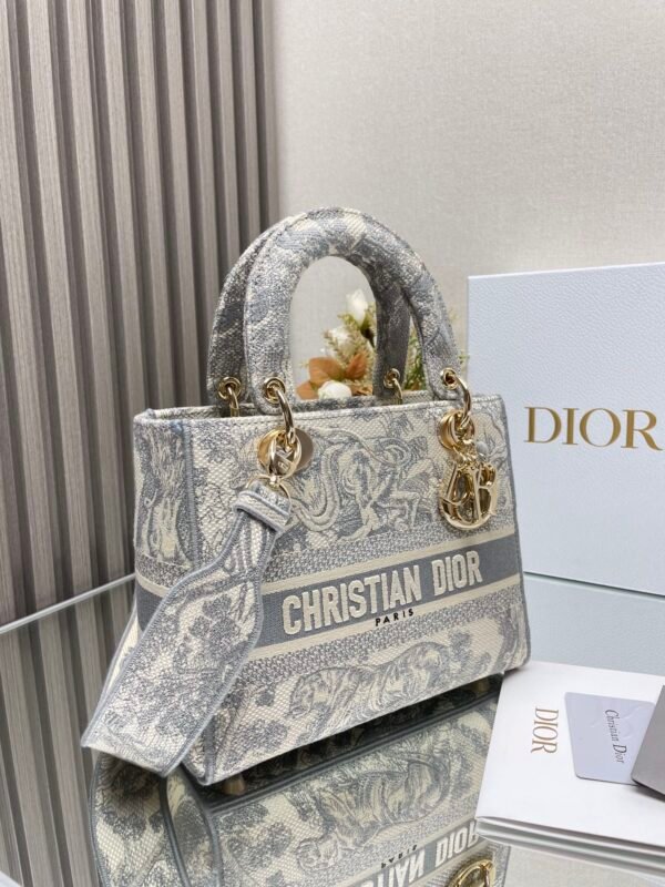 DIOR - Image 4