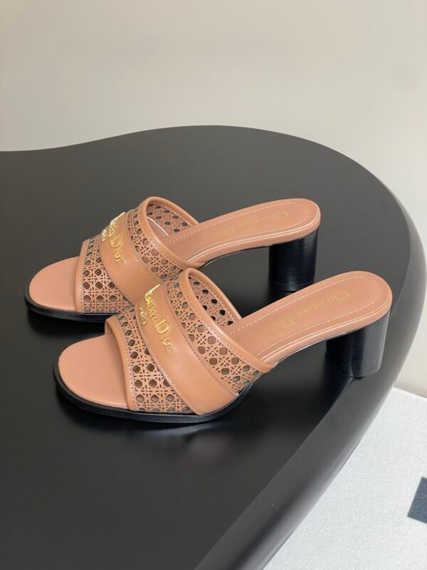 Dior women - Image 4