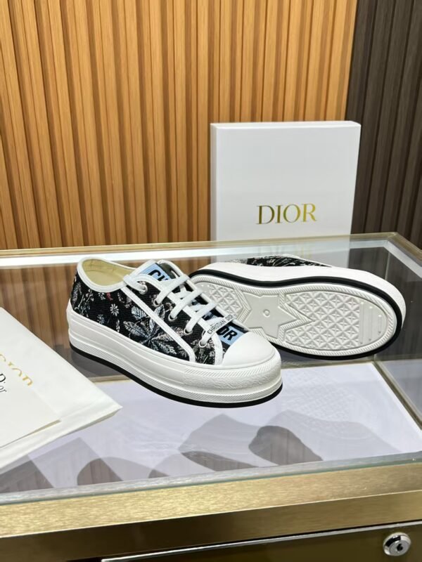 Dior women - Image 4