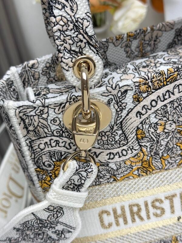 DIOR - Image 4