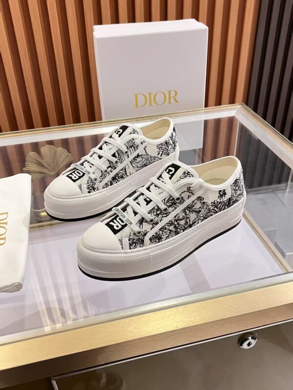 Dior women - Image 4