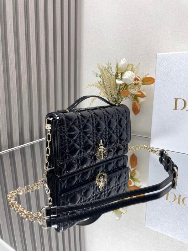 DIOR - Image 4