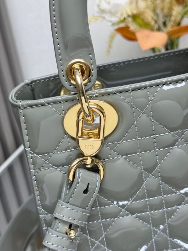 DIOR - Image 4