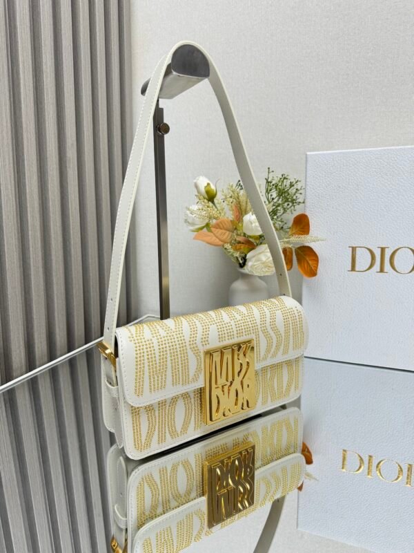 DIOR - Image 4
