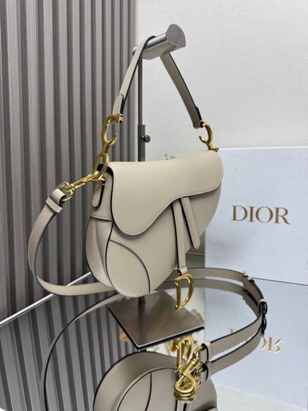 DIOR - Image 4