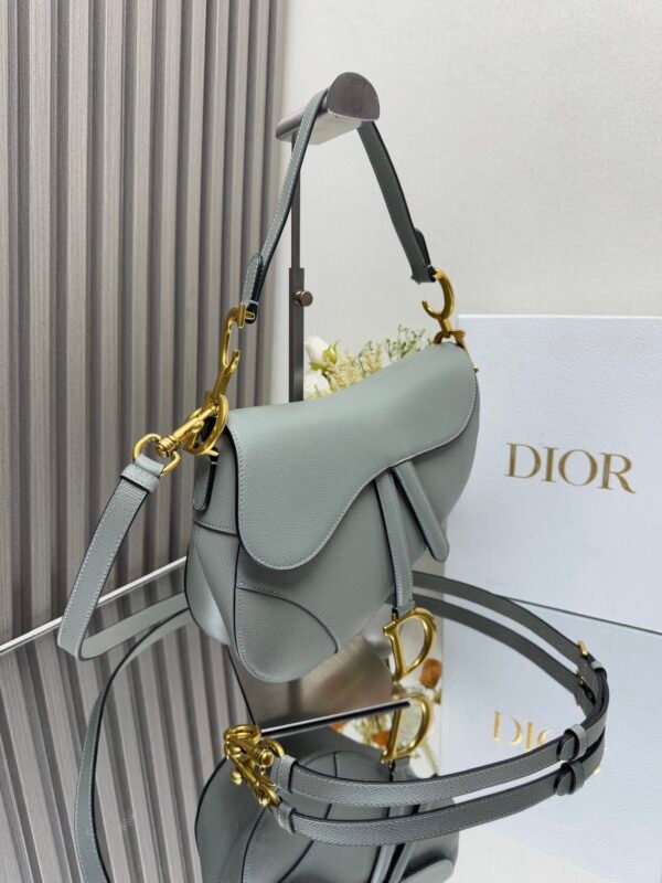 DIOR - Image 4
