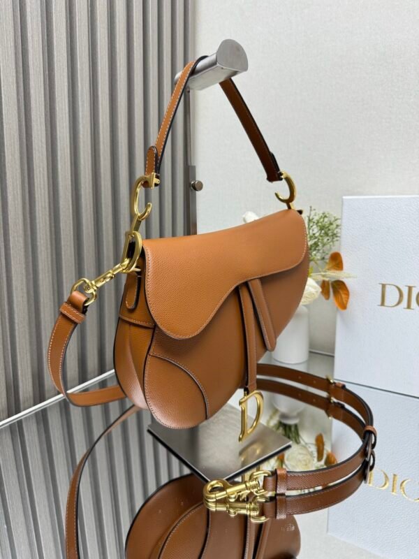 DIOR - Image 4
