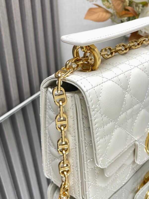 DIOR - Image 4