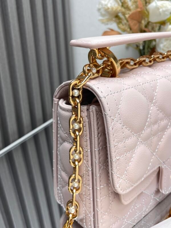 DIOR - Image 4
