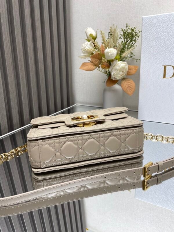DIOR - Image 4