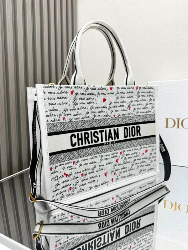 DIOR - Image 4