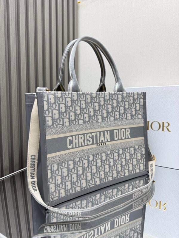DIOR - Image 4