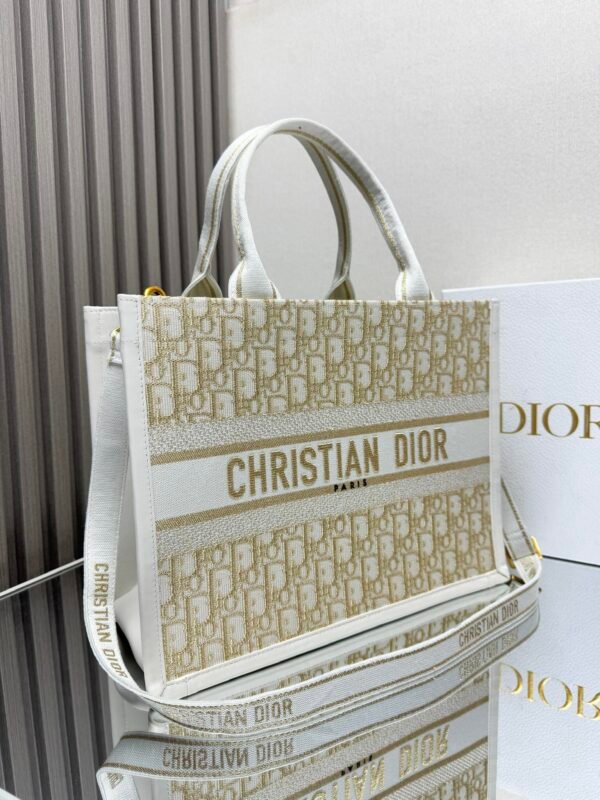 DIOR - Image 4