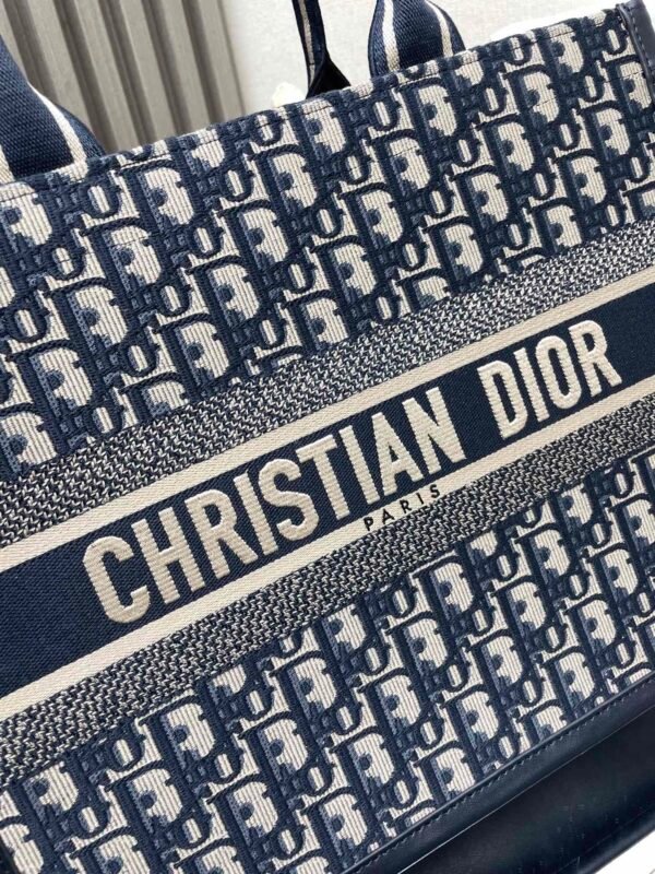 DIOR - Image 4