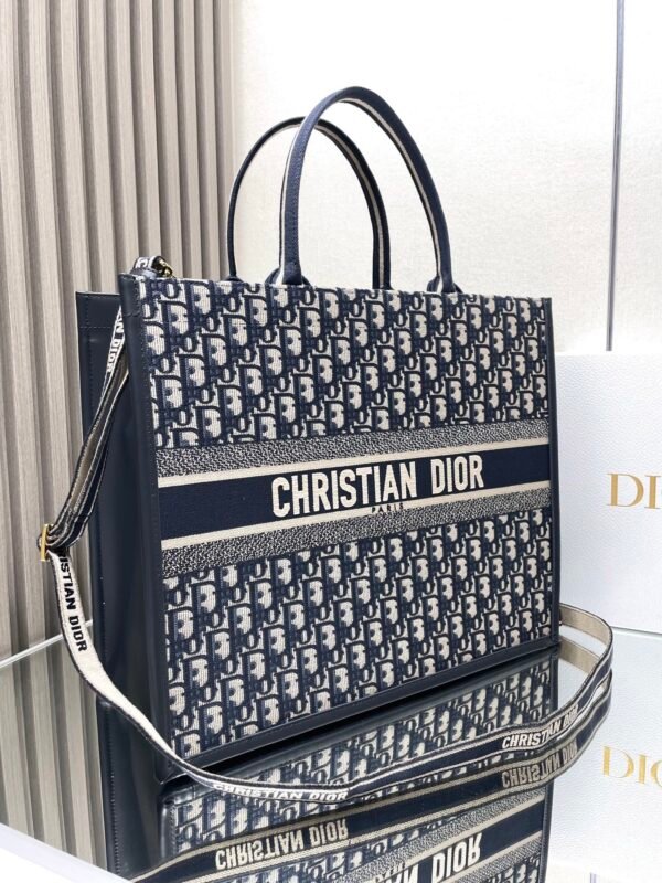 DIOR - Image 4