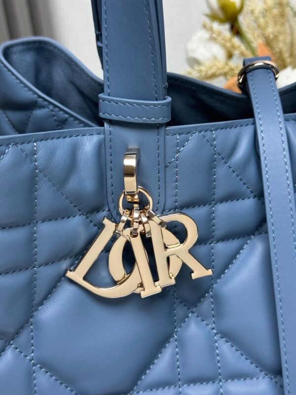 DIOR - Image 2